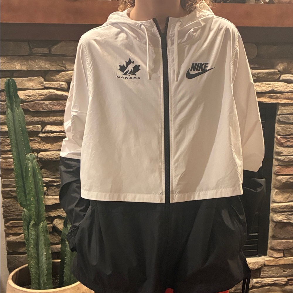 Nike Black and White Wind Breaker Jacket
